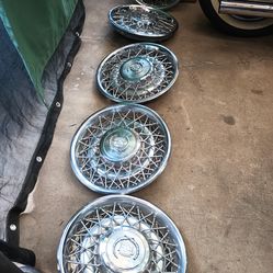 15“ Cadillac hubcaps