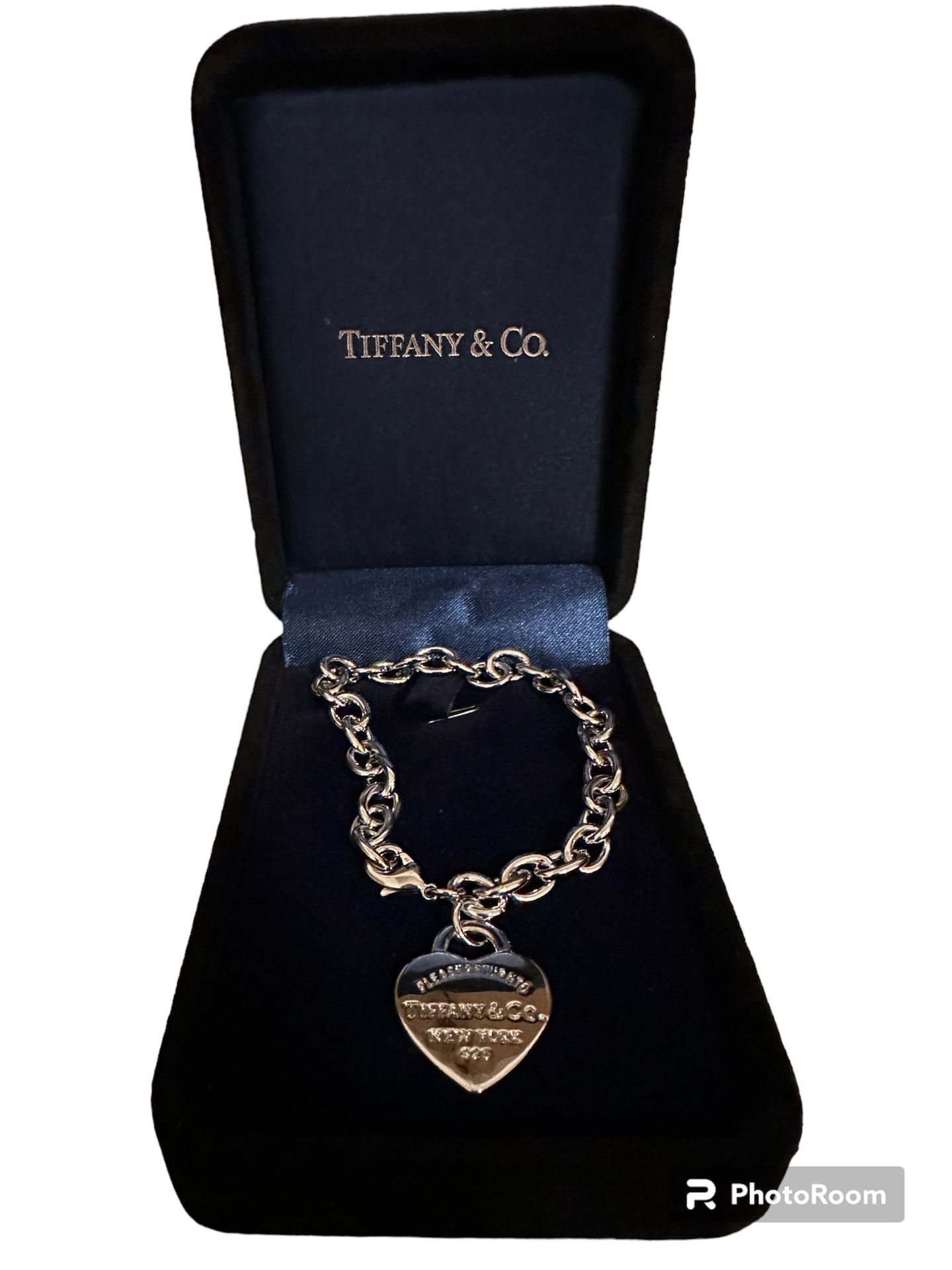 Tiffany & Co. Return to Tiffany 7.5 in Heart Charm Bracelet 925 Sterling Silver