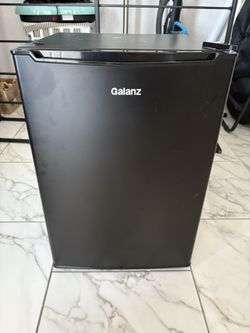 Galanz Mini Fridge