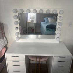 Used IKEA Vanity (You chose to price between  75-100$ just send me a message and let me know!!)