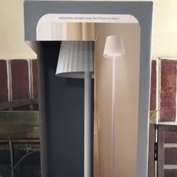 (NEW) (1 AVAILABLE) W&A HOME DECOR NEW YORK FLUTED METAL ADJUSTABLE PORTABLE FLOOR LAMP 