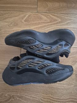 Yeezy 700 V3