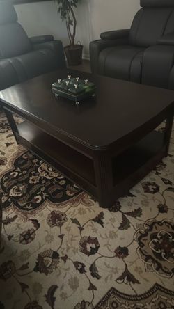 Beautiful coffee table with end table