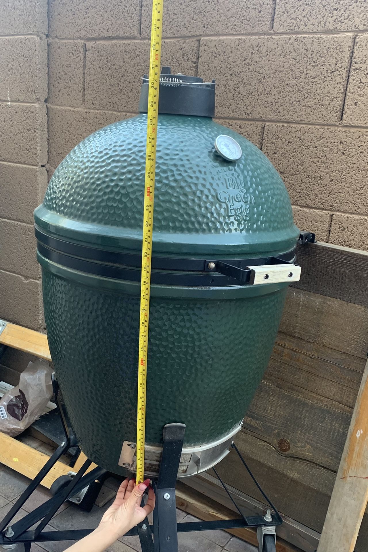 Large Green Egg Smoker / Grill for Sale in Phoenix, AZ OfferUp