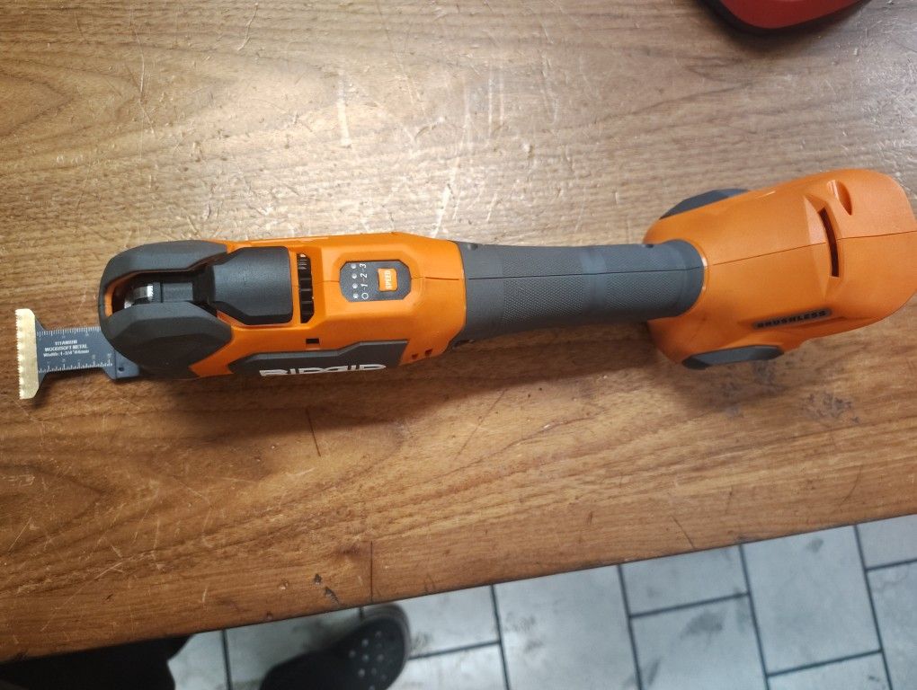 Ridgid Multi Tool With Blade