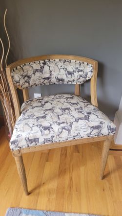 Adorable Dog Theme Barrel Chair