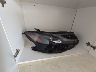 2025 TO 2026 TOYOTA CAMRY OEM RIGHT SIDE HEADLIGHT