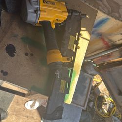 Dwalt Nail Gun 