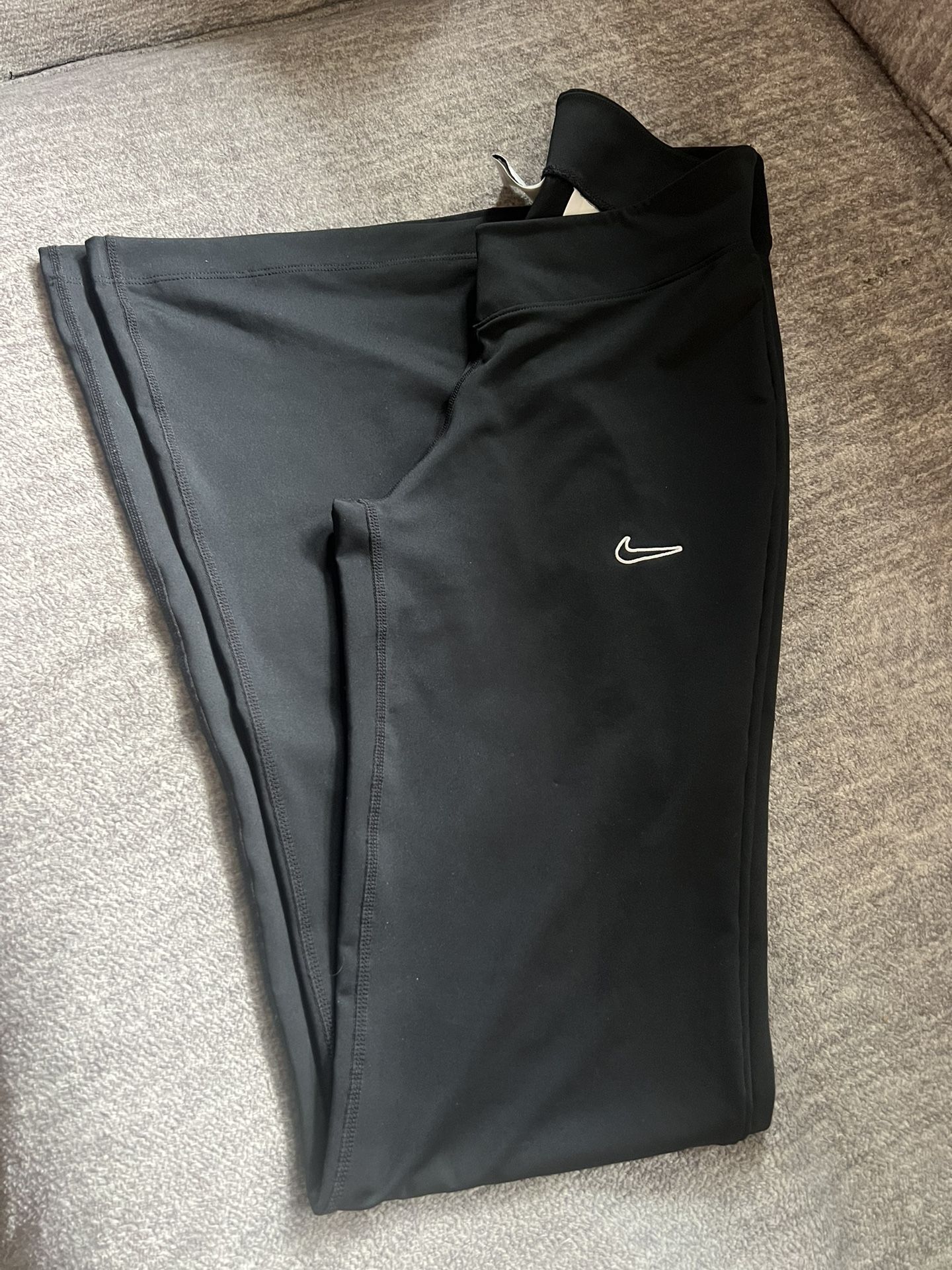 Nike Flared Leggings NEW! 