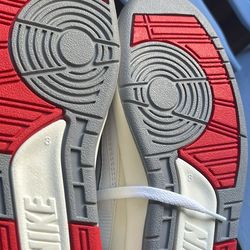 Athletic shoes