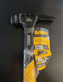 Roofing hammers with magnets