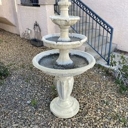 Classic Bird bath Water Fountain,  (made in fiberglass)