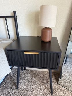 2 PCS new night stand