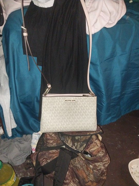 Adel Michael Kors Purse 2 Foot Strap