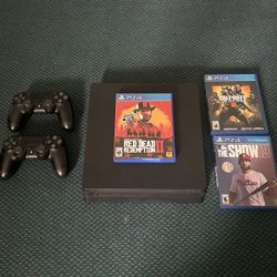 PS4 Bundle – 2 Controllers + 3 Games (Red Dead Redemption 2) – Great Condition