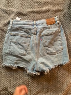 Levi shorts size 30