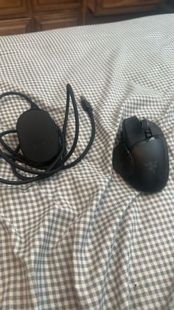 Razer wireless v3pro basilisk with 8k polling rate wireless charger
