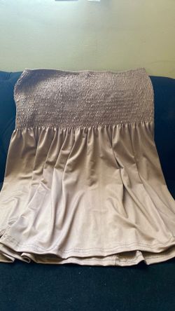 Woman’s tube top strapless