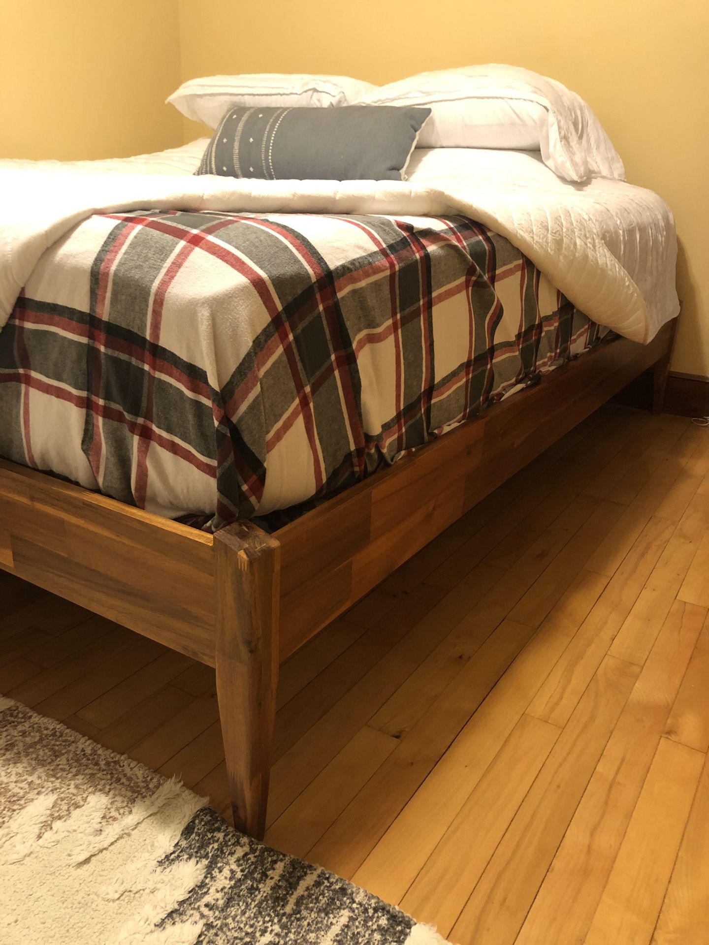 King Sized Casper Bed and Bed Frame Set 