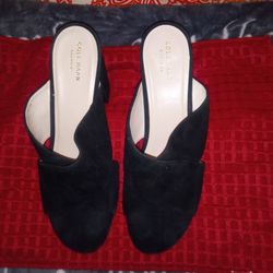 Women's Suede Black Pumps