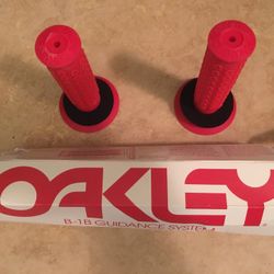 Oakley B-1B BMX Guidance System 2012