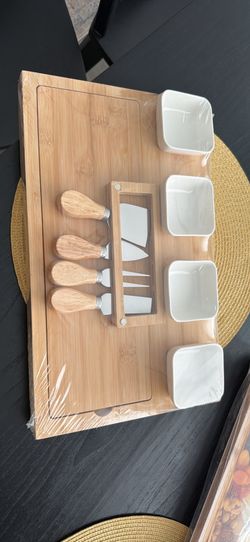 Cheddar board with bowls and knife set