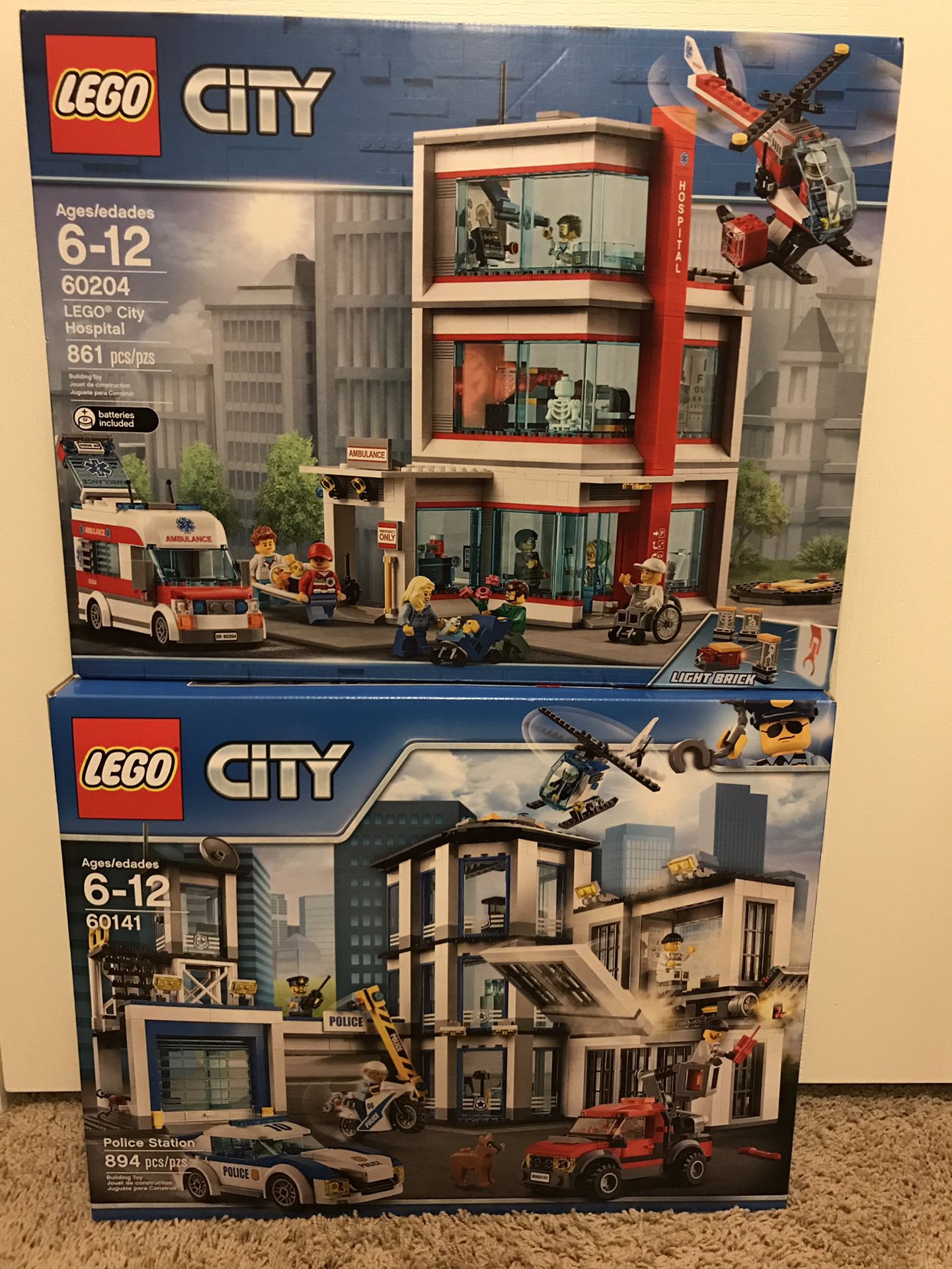 Sealed LEGO City 60204 Hospital + 60141 Police Station