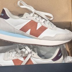 Womens Nike New Balances 237