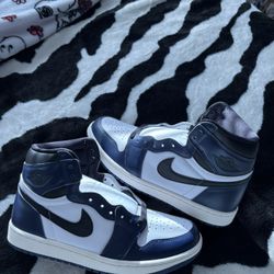 Jordan 1 Midnight Navy 