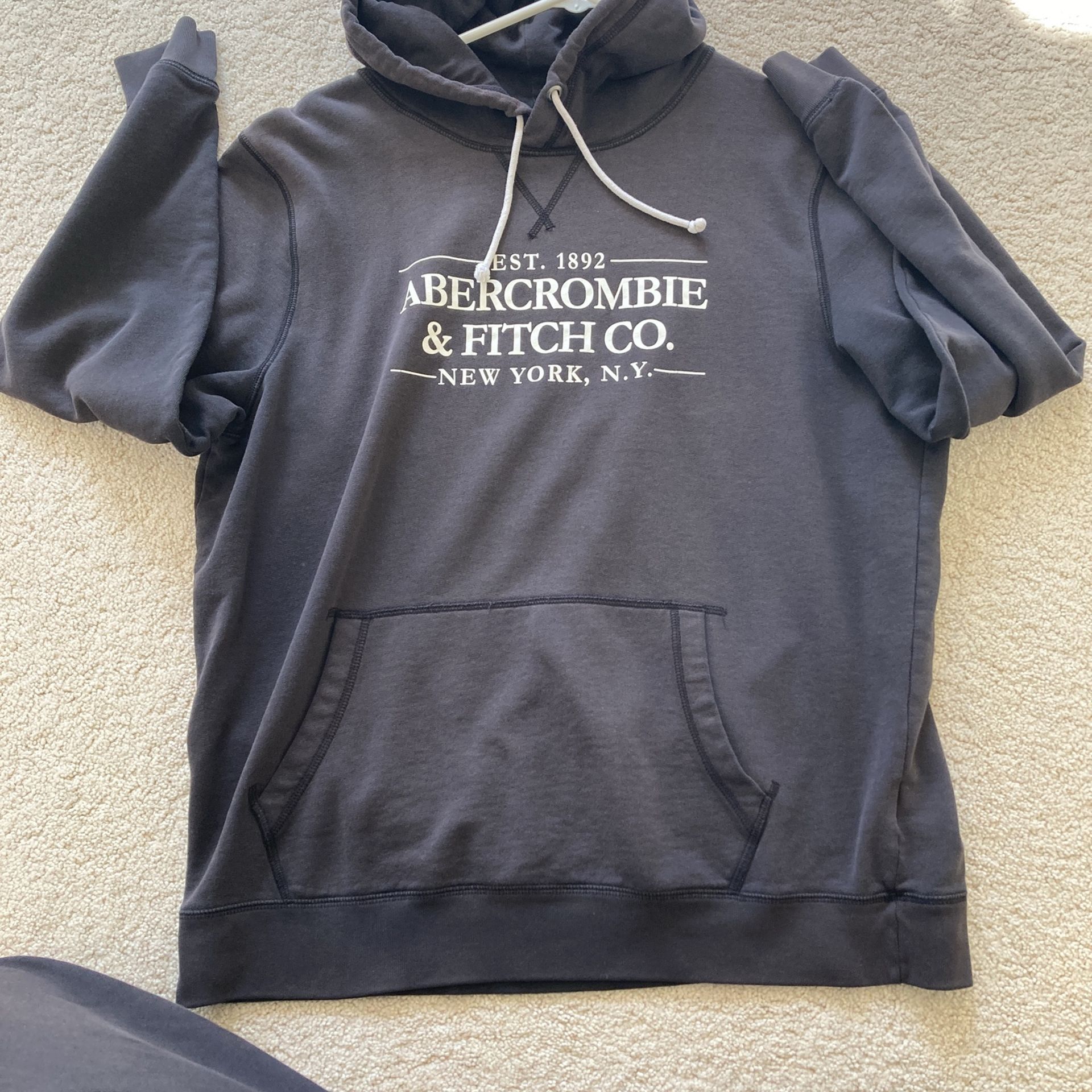 9 Foodies And T-shirt Abercrombie And F 9 Men’s Outfit