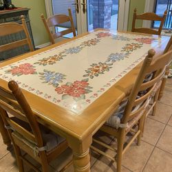 Kitchen Table And Hutch 