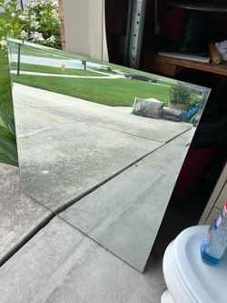 Frameless square mirror