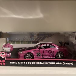 Hello Kitty & 2002 Nissan Skyline GT-R