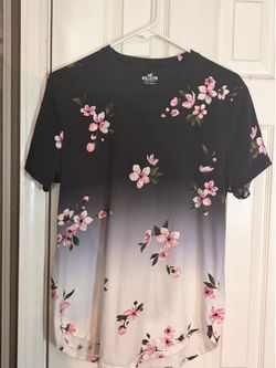 Men’s Hollister shirt