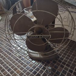 Robbins & Meyers Vintage 1950's Oscillating Desk Top Fan 
