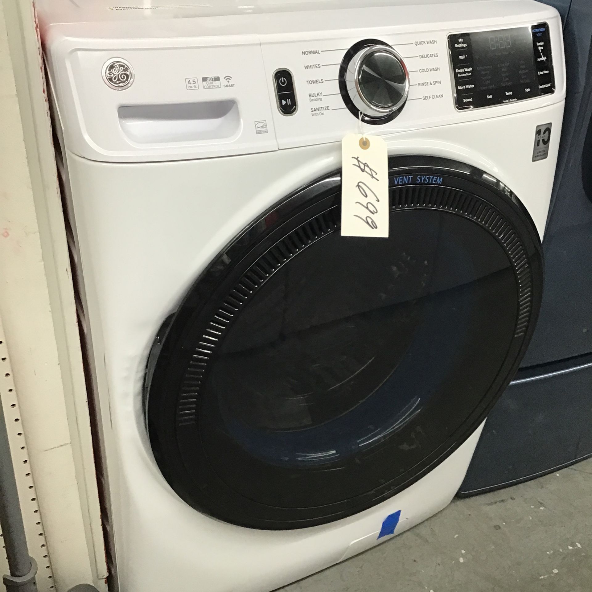 New Scratch And Dent GE Front Load Washer . 1 year Warranty 
