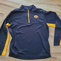 Iowa Hawkeyes LARGE Long Sleeve Zip NWT Pullover Pockets NEW