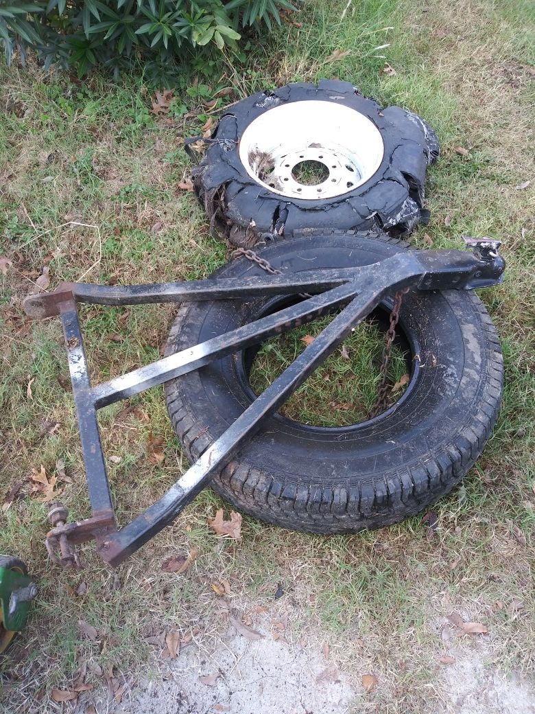 Trailer tire wheel and ducktail