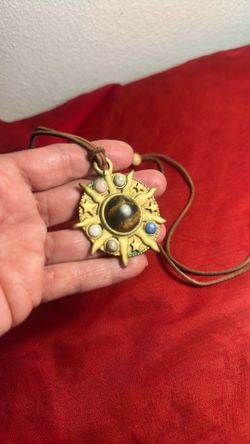 Vintage Boho Sun Burst  Pendant / Cabochon semi precious stones