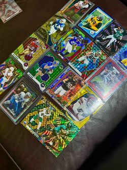 Wow 🤩!! Title: Football Holographic / Prizm / Rookie Card Lot – 16 Cards !