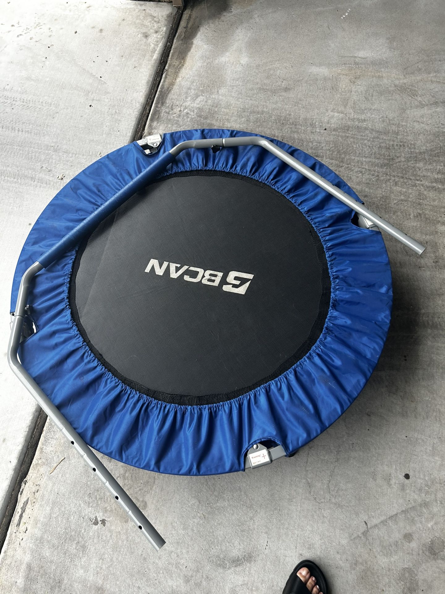 Exercise trampoline