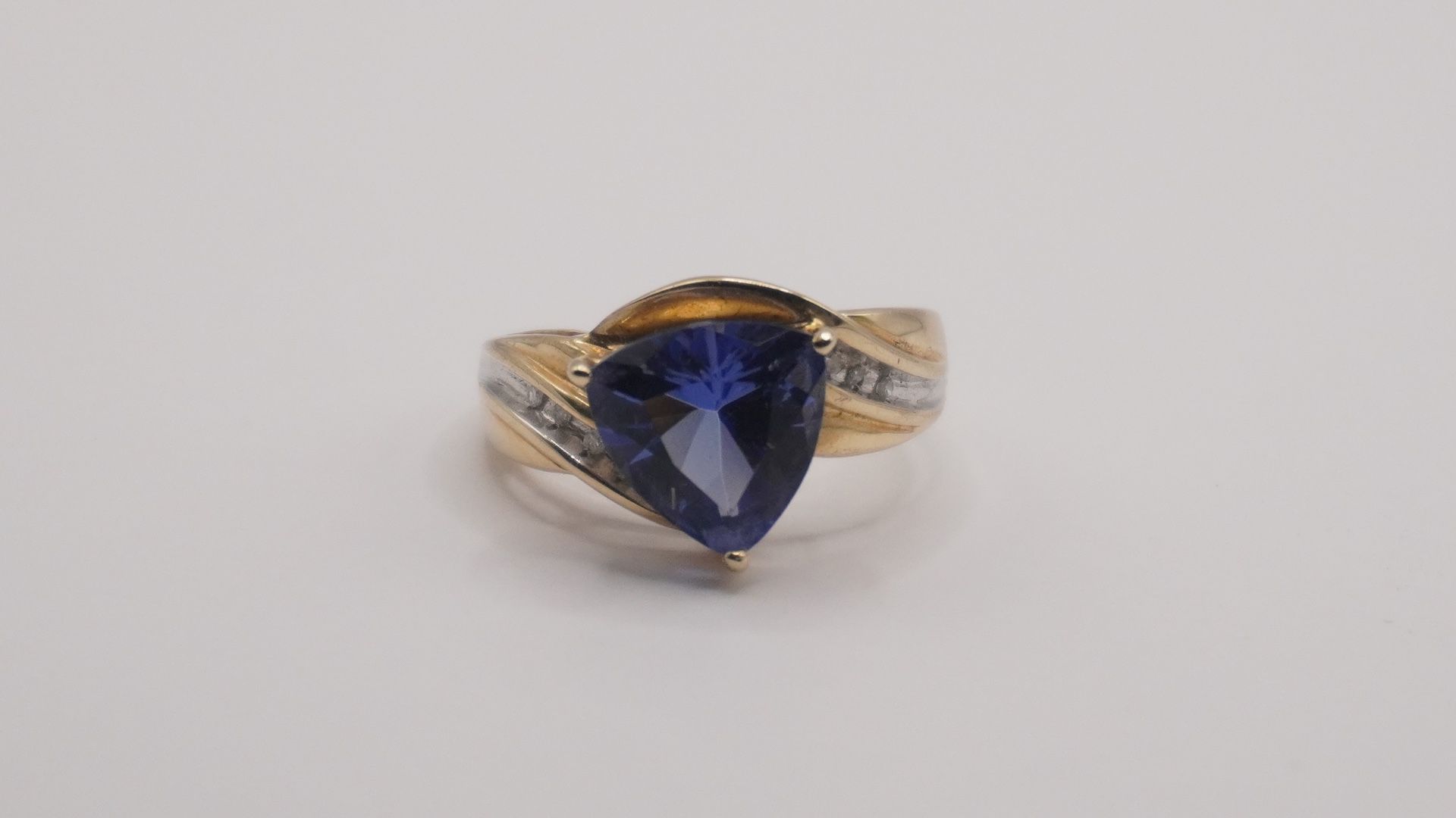 10K Yellow Gold Genuine Diamonds Blue CZ Ring Size 7