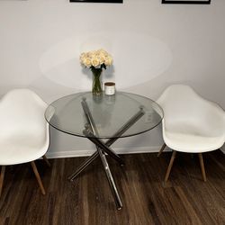 Dining room table (chairs sold SEPARATELY for 40 each)
