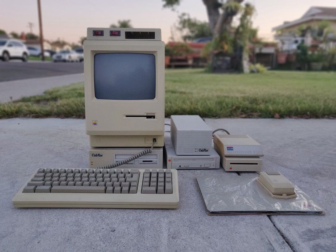 Vintage Apple Macintosh Plus Computer