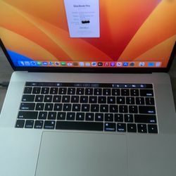 MacBook Pro 15in 2017 - Quad Core i7 - 500GB SSD - Touchbar - 16G Ram
