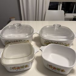 2 large and 2 small Corning casserole dish with top