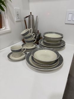 Stoneware, Sand Colo R,Black Lines, Patio Sand by Sango, Discontinued. Actual: 1996 (Set for 4 People)