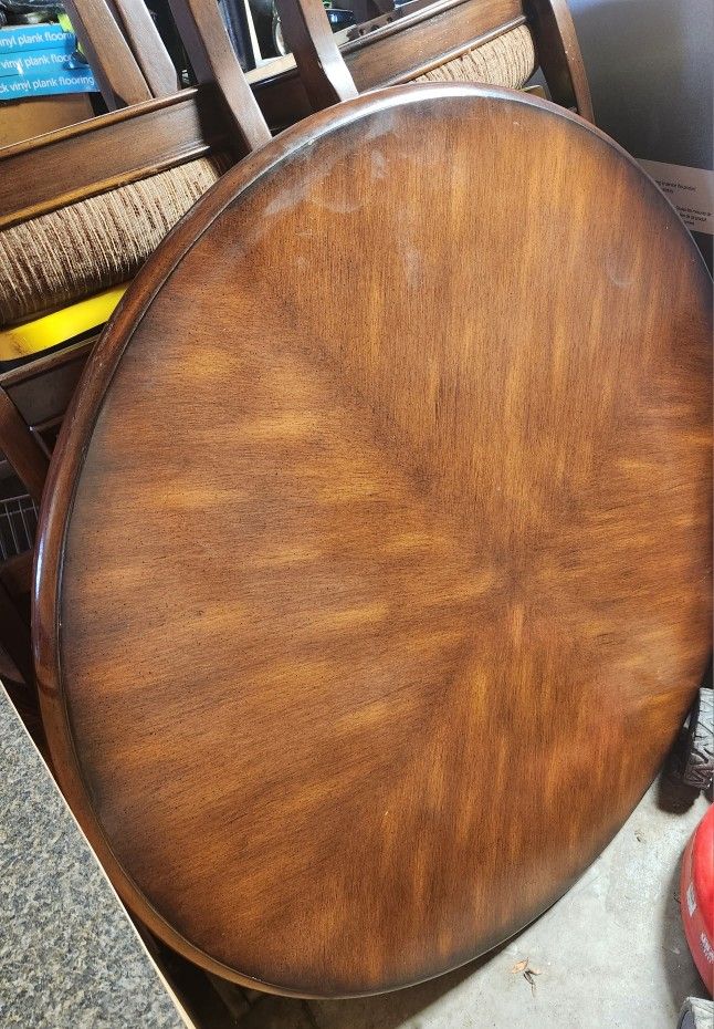 72in Round Real Wooden Diningroom Table