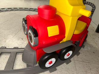 Train for toddler with track