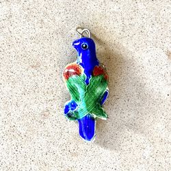 🦜 Pretty (possibly cloisonné) multicolor parrot pendant